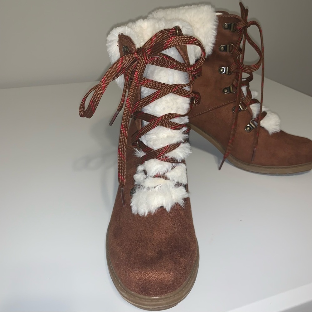 ☀️A New Day- Faux Fur And Faux Suede Lace-Up Booties Size 10 - Picture 5 of 12